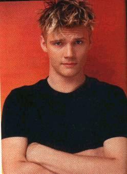 Nick looking hot in black! *Quick Fact* Nick's mother, Jane Carter, wrote a book called "The Heart and Soul of Nick Carter" about him!